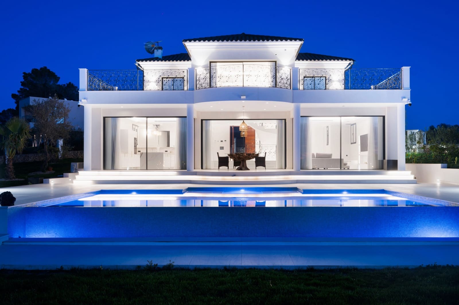 4 bedroom Villa for sale in Son Gual with garage - € 3,495,000 (Ref: 8973934)