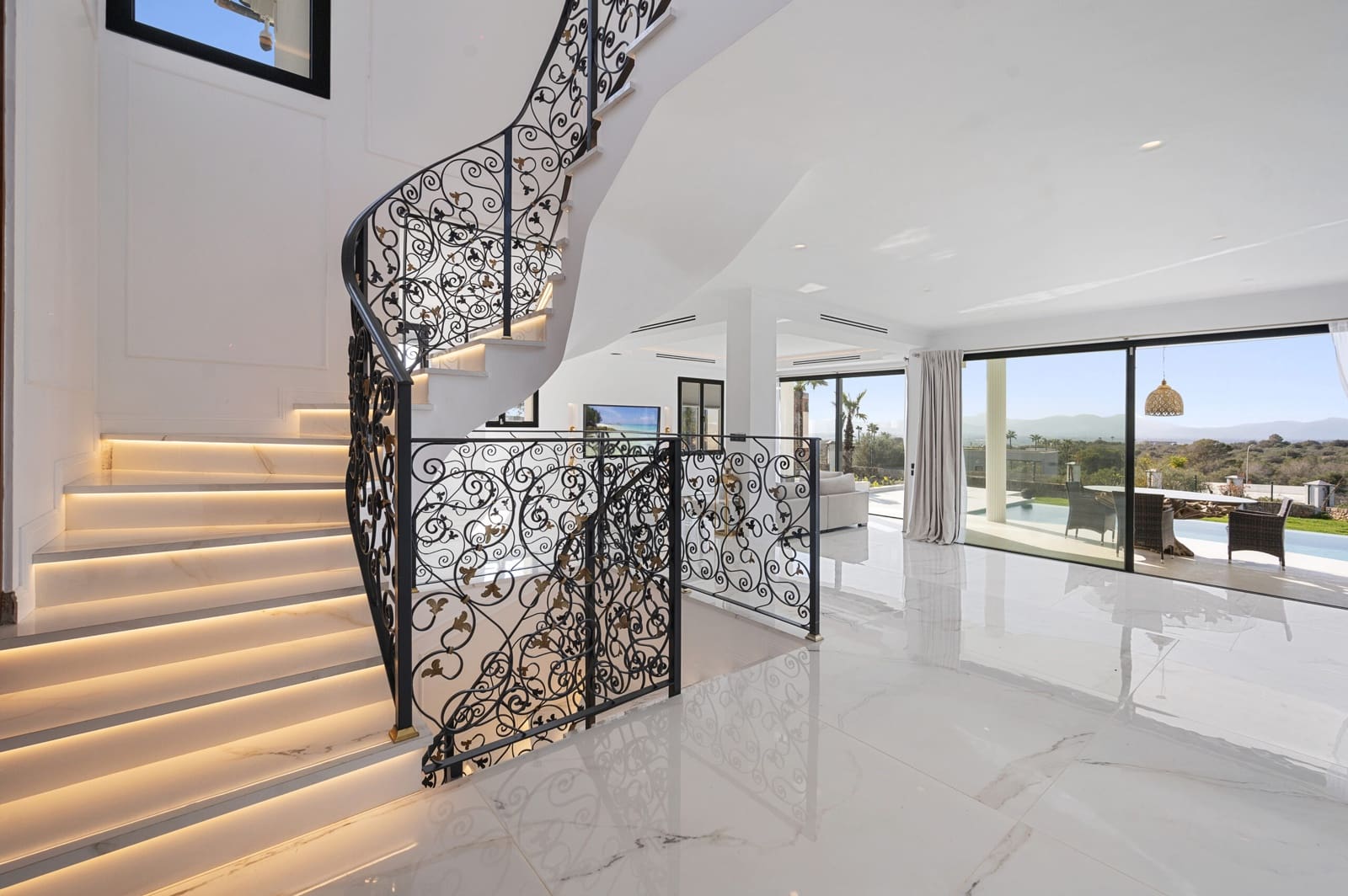 4 bedroom Villa for sale in Son Gual with garage - € 3,495,000 (Ref: 8973934)