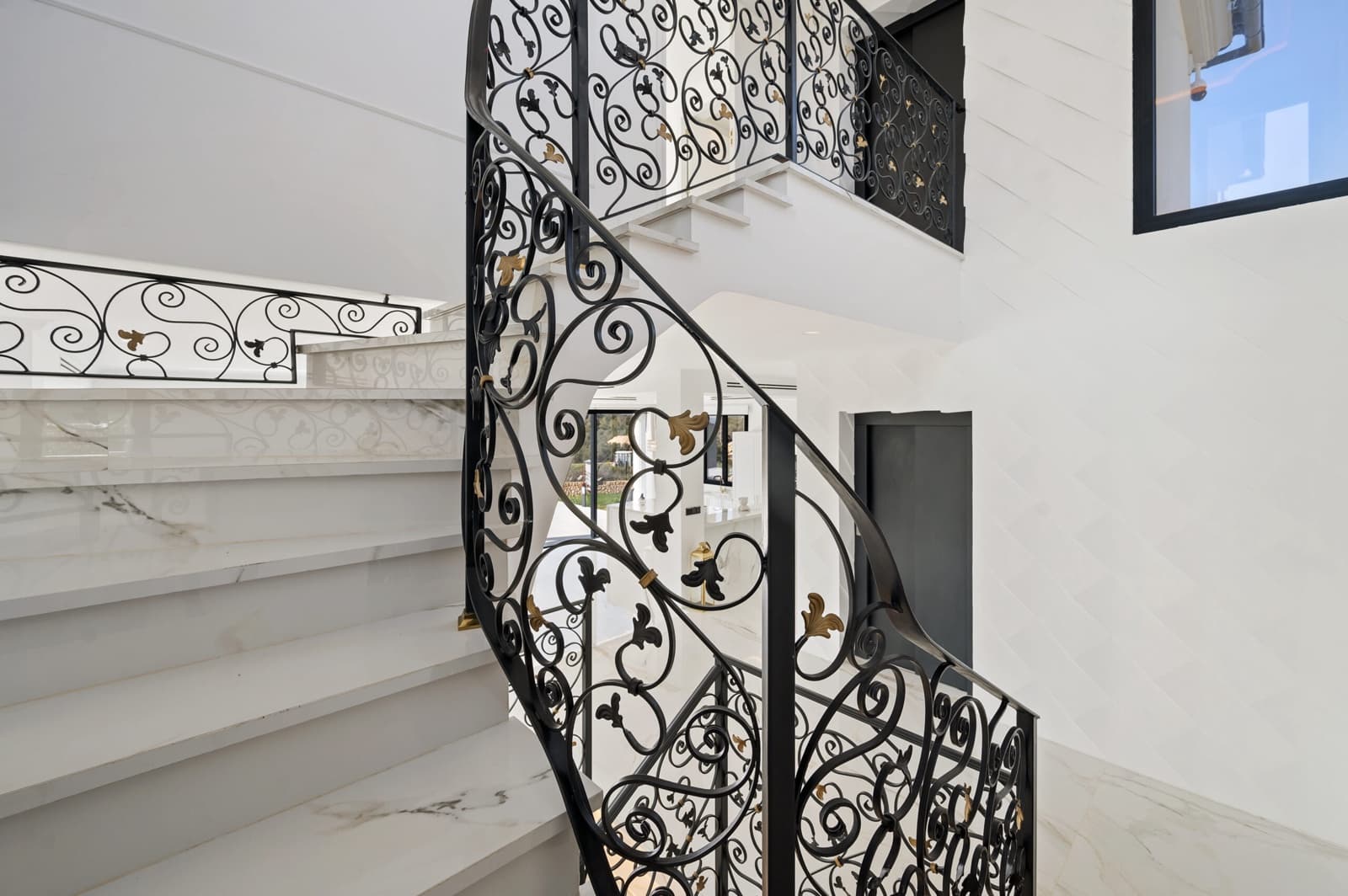 4 bedroom Villa for sale in Son Gual with garage - € 3,495,000 (Ref: 8973934)