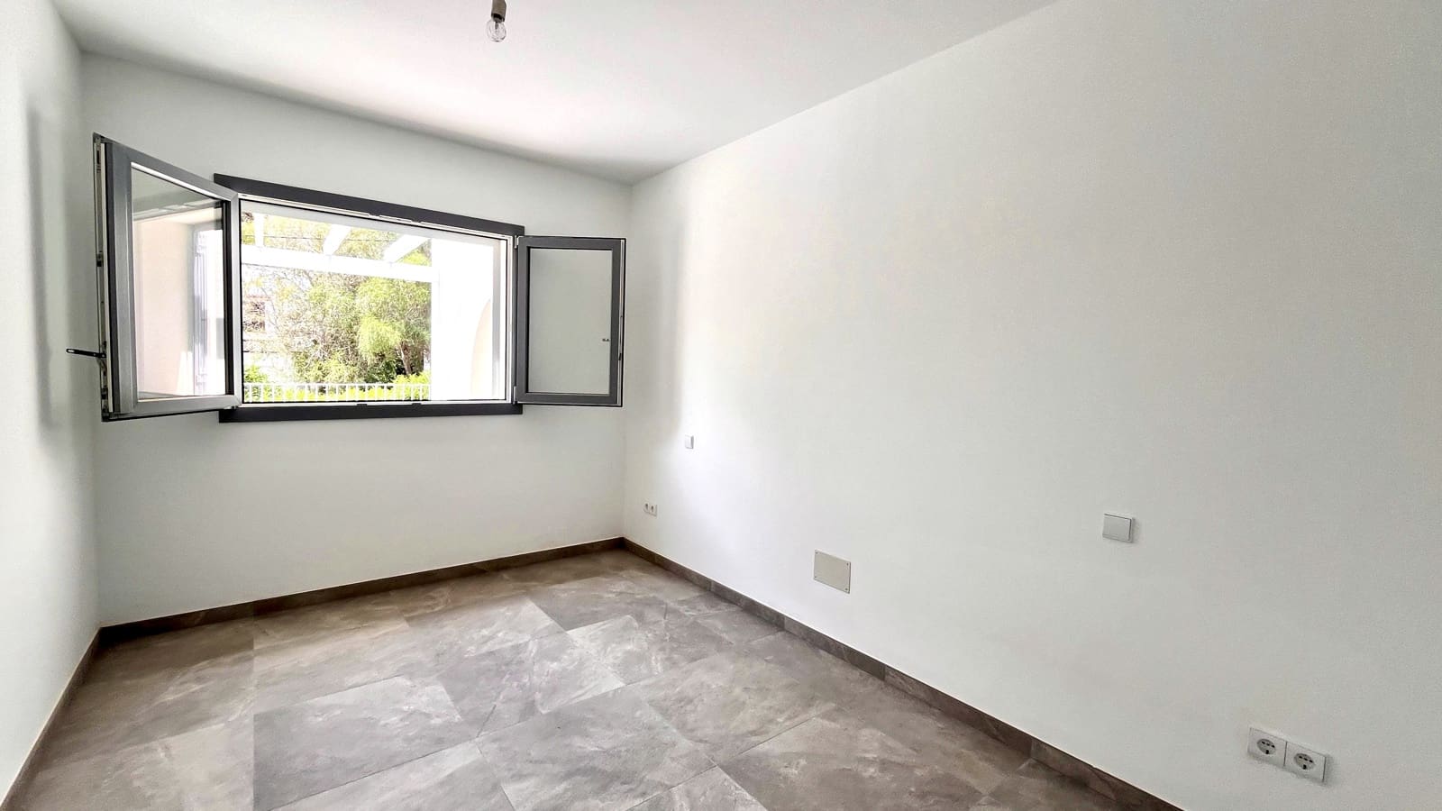 4 soveværelse Villa til salg i Porto Petro med swimmingpool garage - € 1.650.000 (Ref: 8981755)