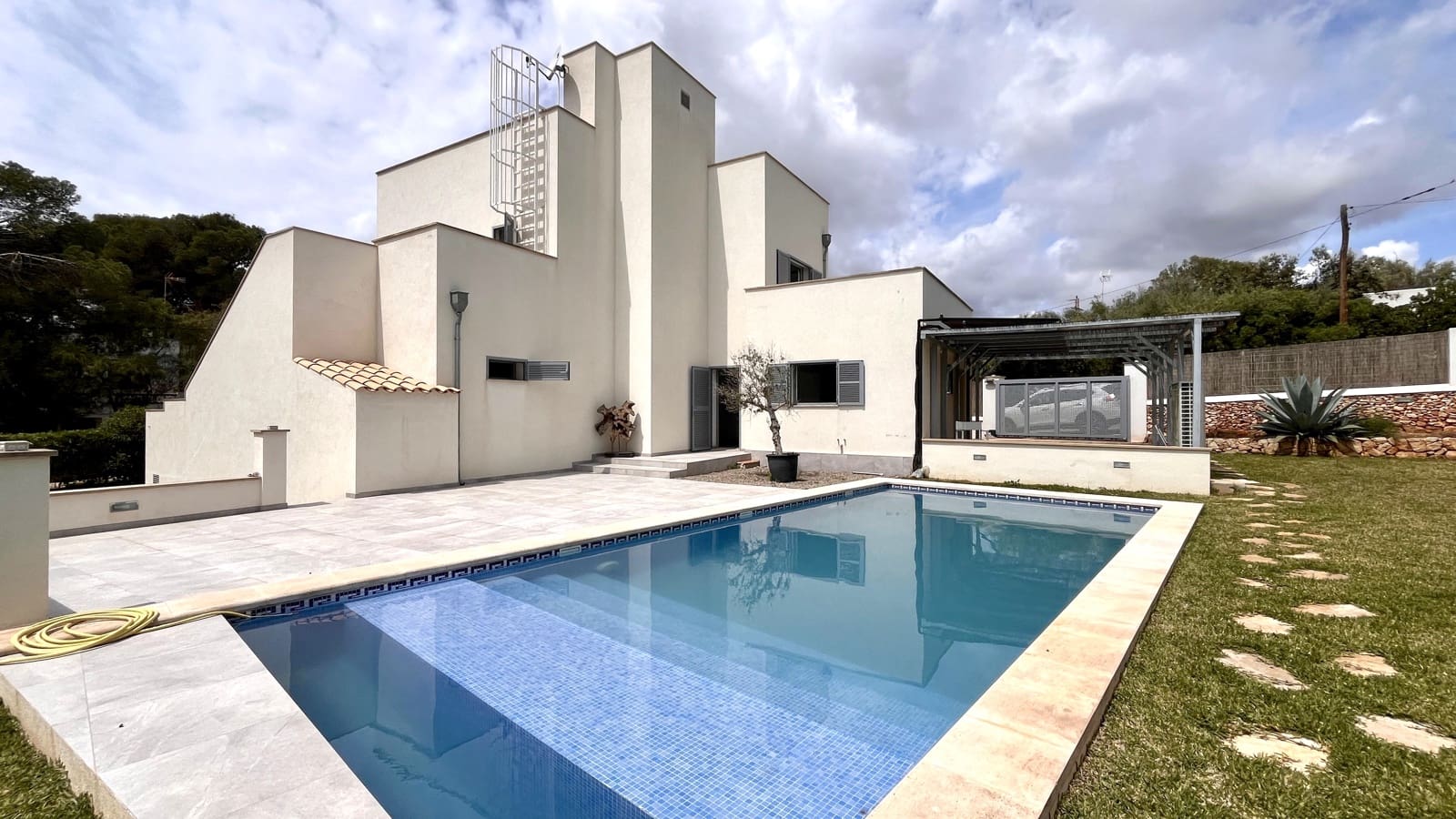 4 soveværelse Villa til salg i Porto Petro med swimmingpool garage - € 1.650.000 (Ref: 8981755)