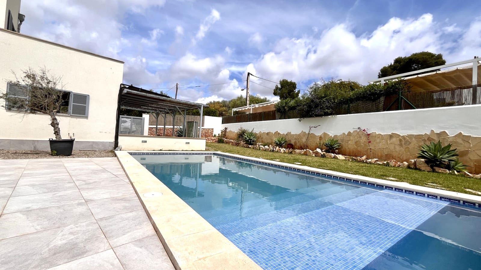 4 soveværelse Villa til salg i Porto Petro med swimmingpool garage - € 1.650.000 (Ref: 8981755)