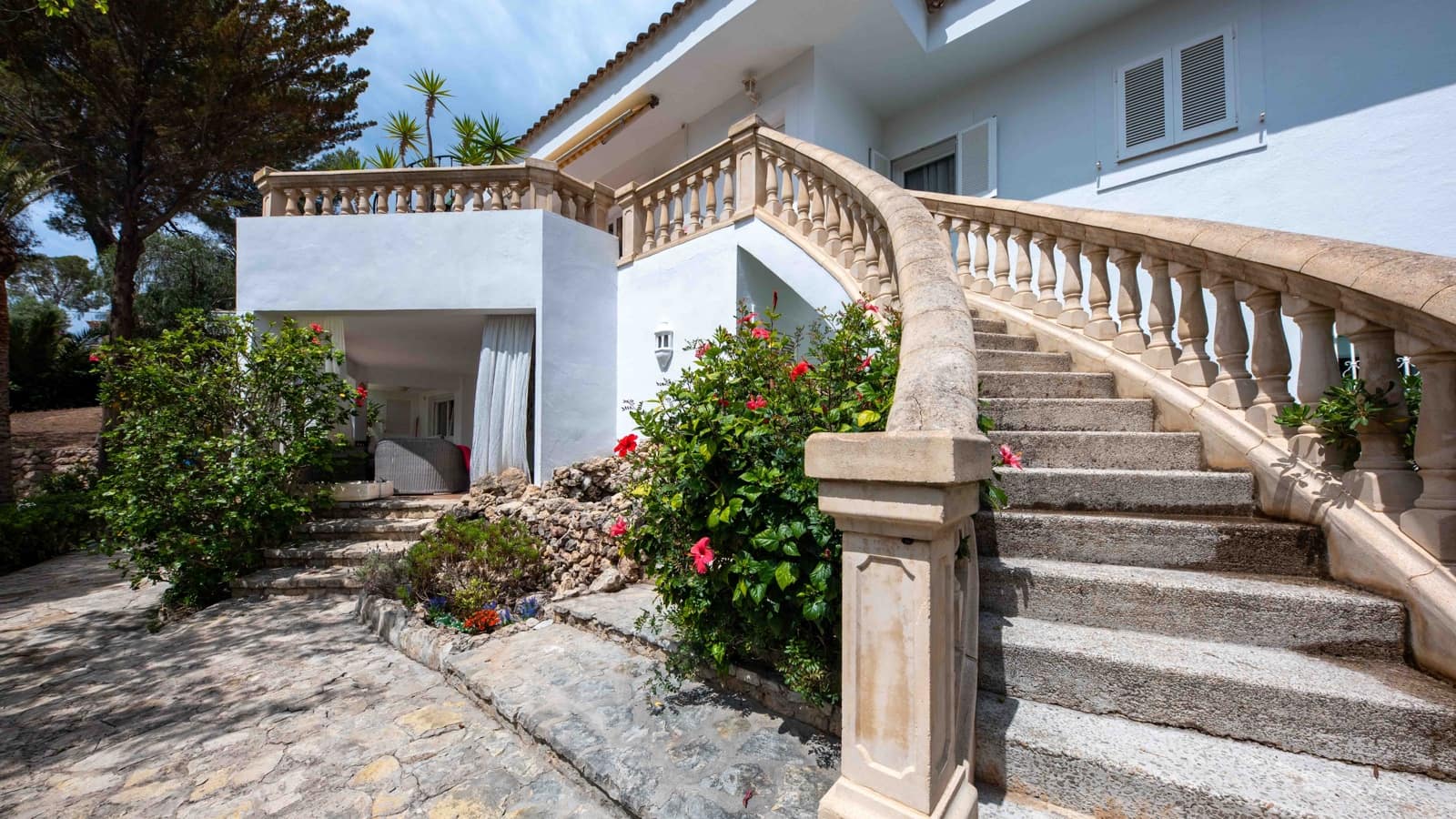 4 soverom Villa til salgs i Palmanova med svømmebasseng garasje - € 1 995 000 (Ref: 8987716)