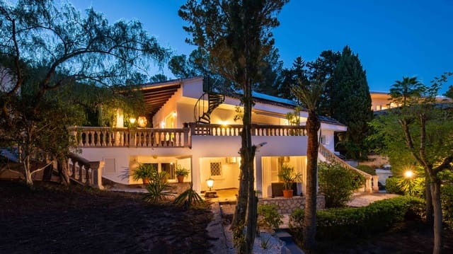 4 soveværelse Villa til salg i Palmanova, Calvià med swimmingpool garage - € 1.995.000 (Ref: 8987716)