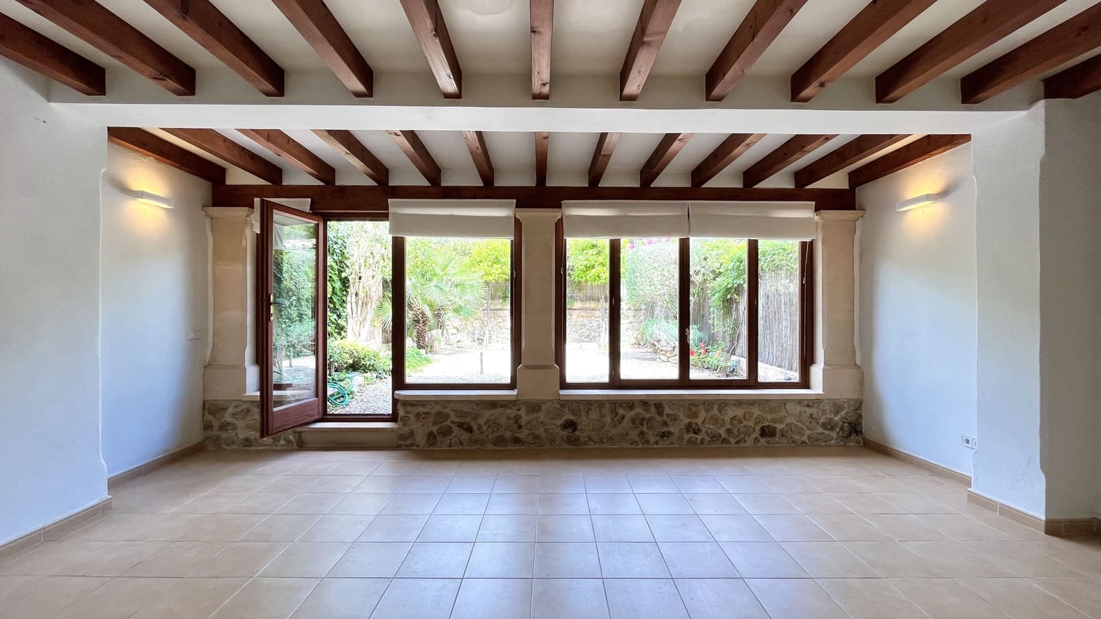 3 bedroom Townhouse for rent in Mancor de la Vall with garage - € 2,300 (Ref: 8993239)