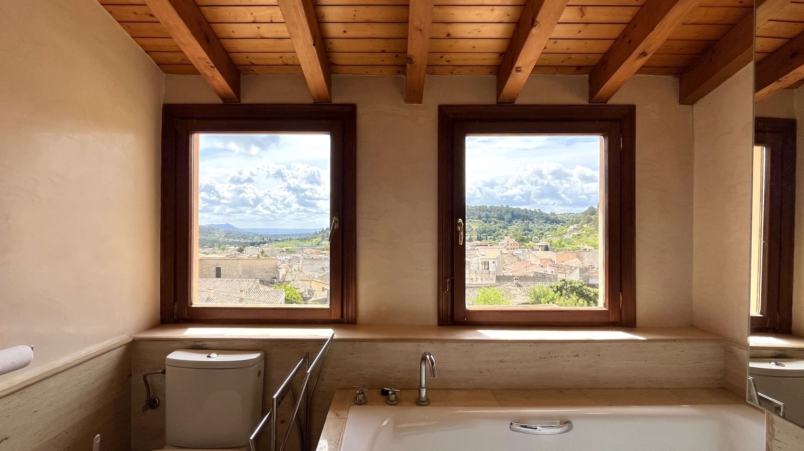 3 bedroom Townhouse for rent in Mancor de la Vall with garage - € 2,300 (Ref: 8993239)