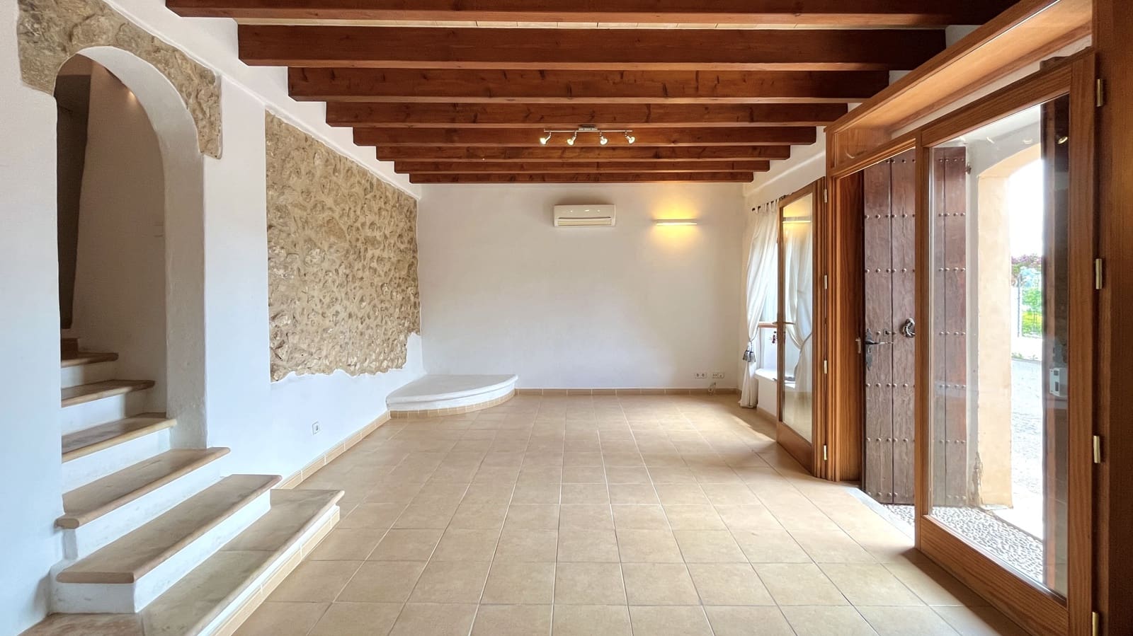 3 bedroom Townhouse for rent in Mancor de la Vall with garage - € 2,300 (Ref: 8993239)