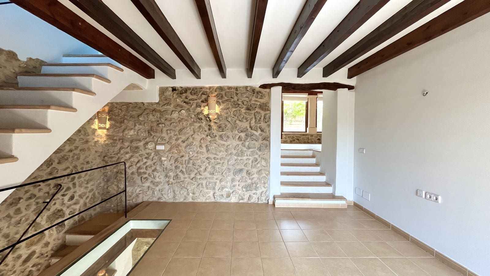 3 bedroom Townhouse for rent in Mancor de la Vall with garage - € 2,300 (Ref: 8993239)