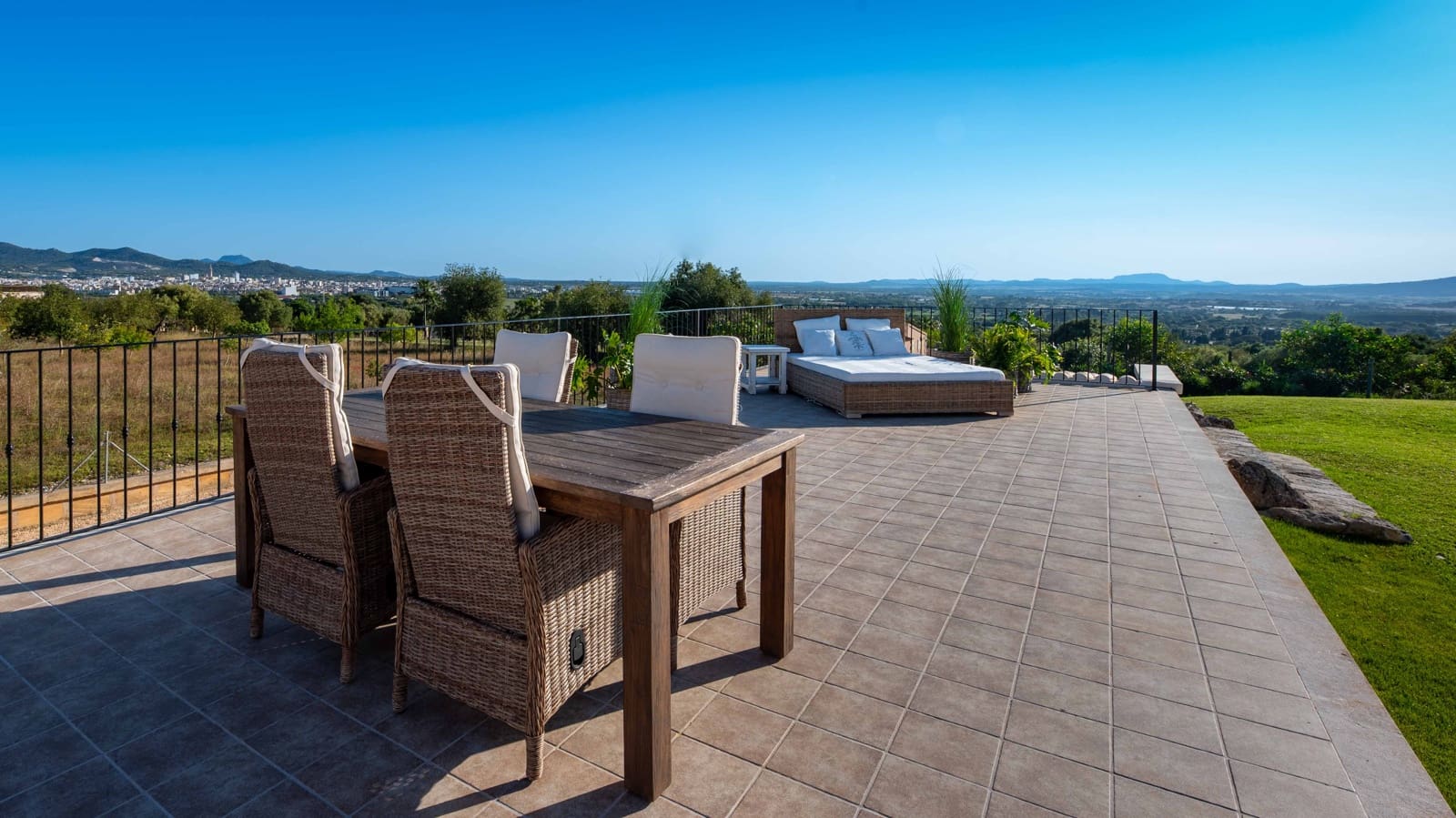 5 bedroom Finca/Country House for sale in Manacor with pool garage - € 2,395,000 (Ref: 9000583)