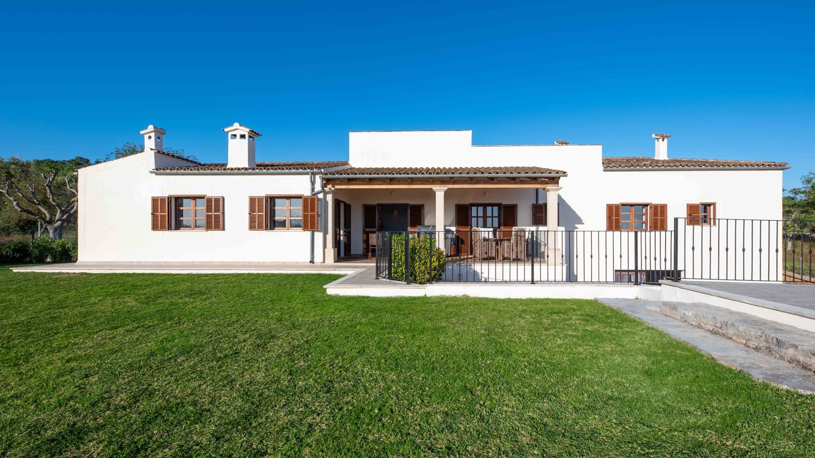 5 bedroom Finca/Country House for sale in Manacor with pool garage - € 2,395,000 (Ref: 9000583)
