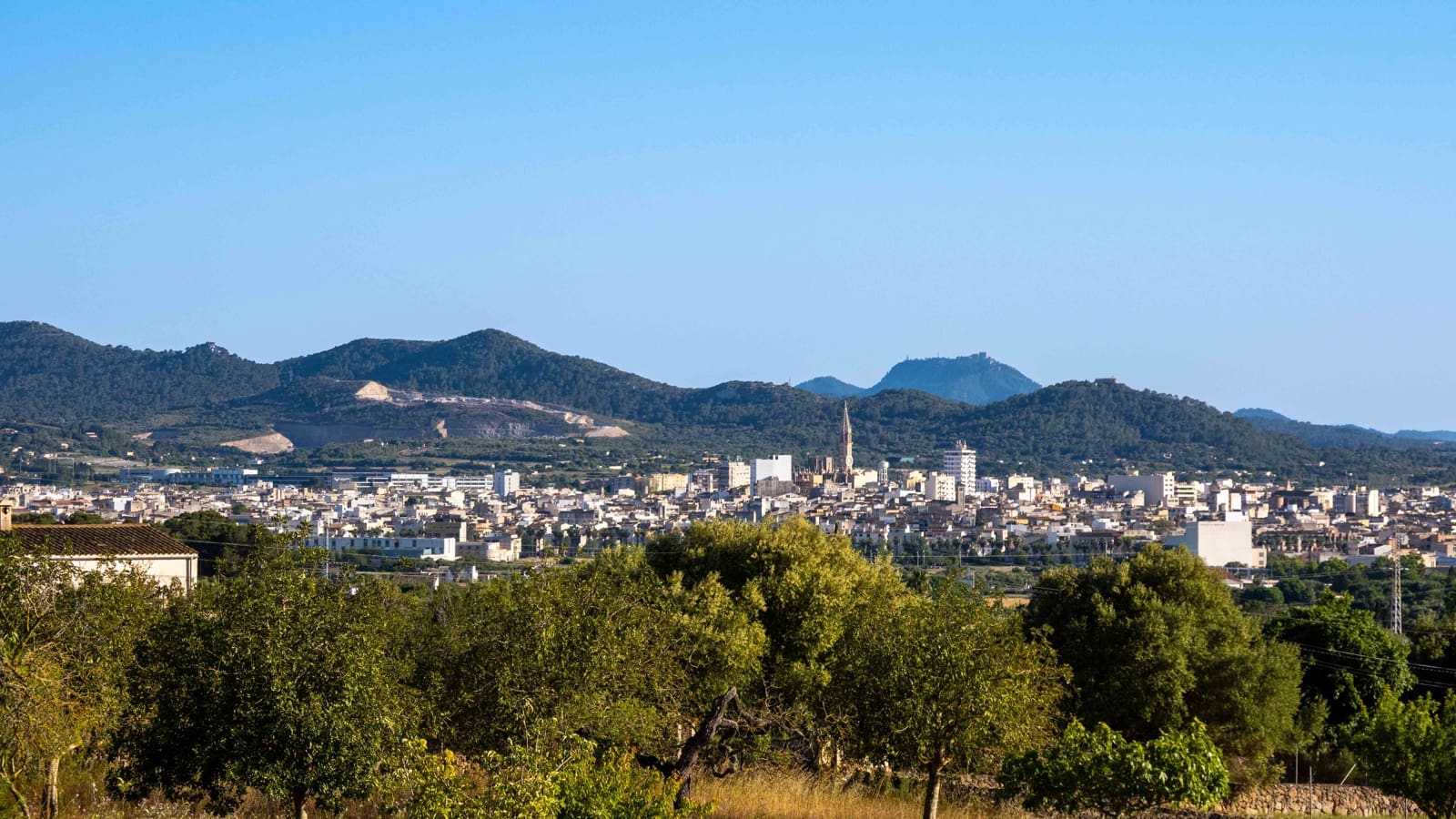 5 bedroom Finca/Country House for sale in Manacor with pool garage - € 2,395,000 (Ref: 9000583)