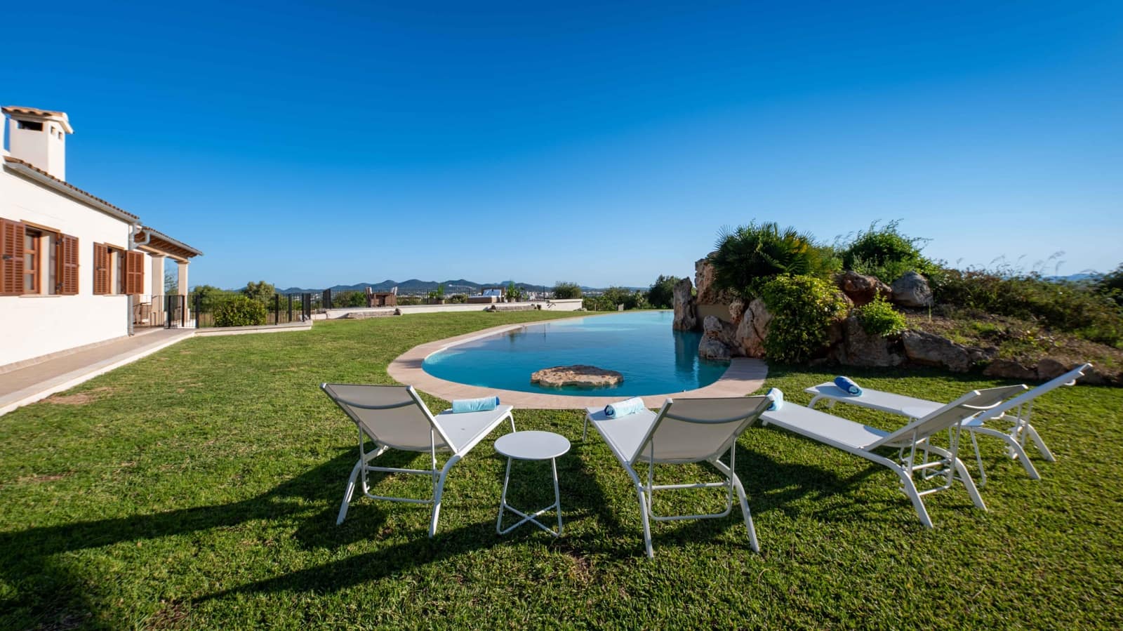 5 bedroom Finca/Country House for sale in Manacor with pool garage - € 2,395,000 (Ref: 9000583)