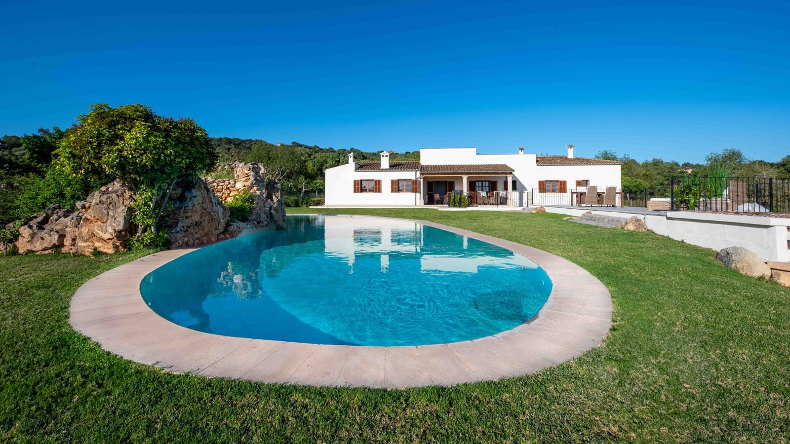 5 bedroom Finca/Country House for sale in Manacor with pool garage - € 2,395,000 (Ref: 9000583)
