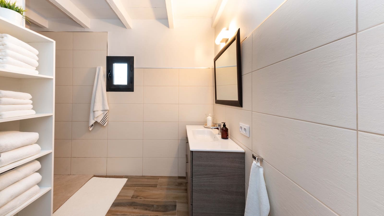 5 bedroom Finca/Country House for sale in Manacor with pool garage - € 2,395,000 (Ref: 9000583)