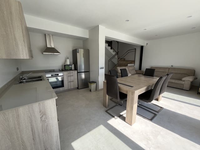 4 makuuhuone Paritalo vuokrattavana paikassa Playas de Muro / Platges de Muro, Muro mukana uima-altaan 
autotalli - 3 000 € (Ref: 9002437)