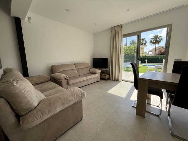 4 makuuhuone Paritalo vuokrattavana paikassa Playas de Muro / Platges de Muro, Muro mukana uima-altaan 
autotalli - 3 000 € (Ref: 9002437)