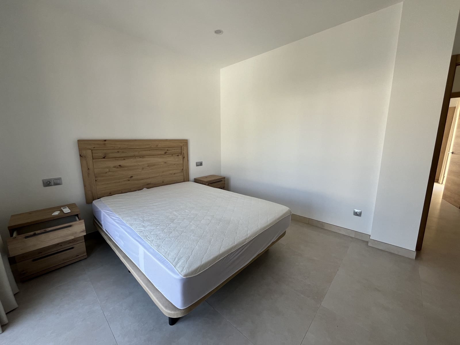 4 slaapkamer Halfvrijstaande villa te huur in Muro met zwembad garage - € 3.000 (Ref: 9002437)