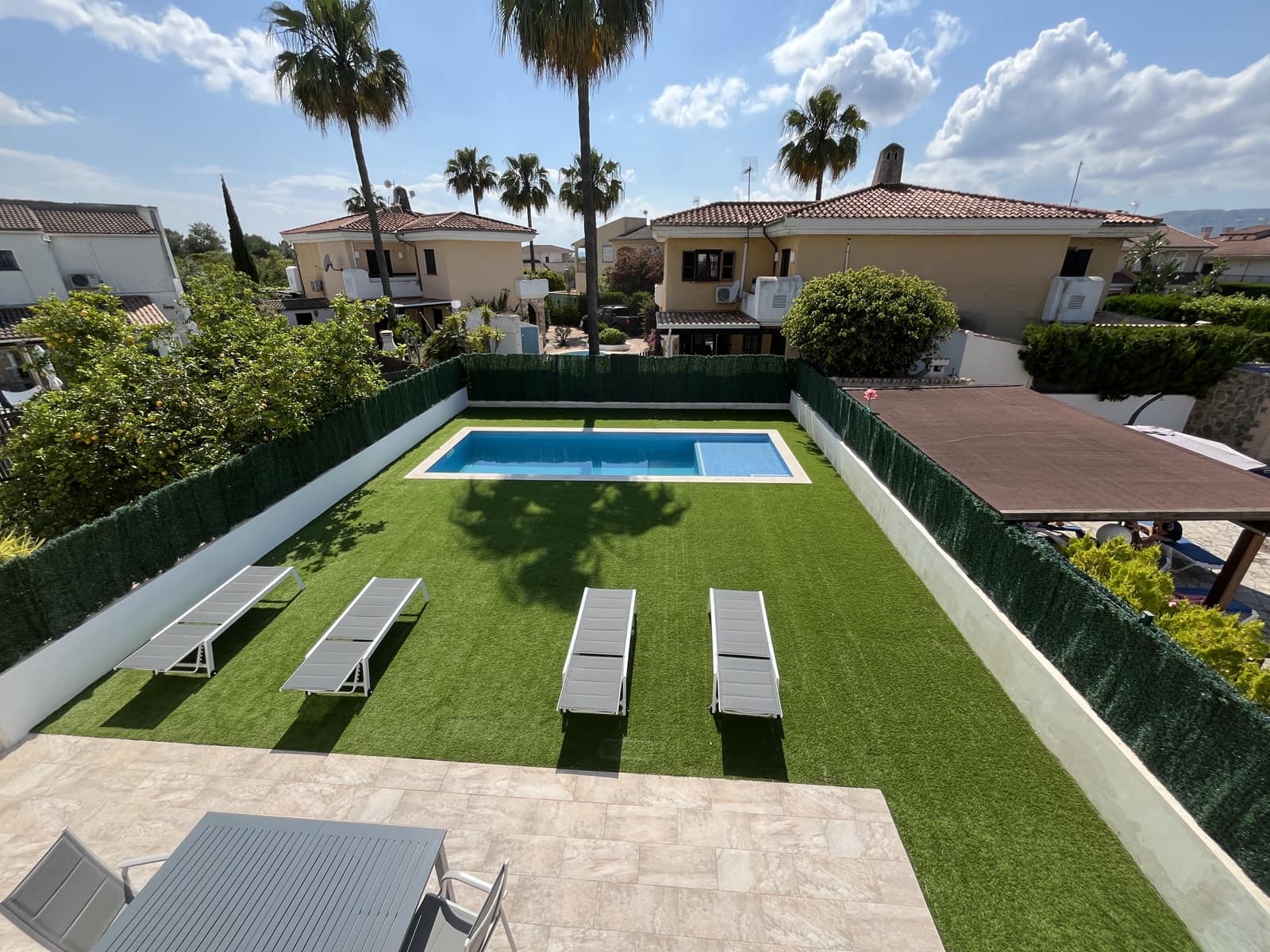 4 slaapkamer Halfvrijstaande villa te huur in Muro met zwembad garage - € 3.000 (Ref: 9002437)