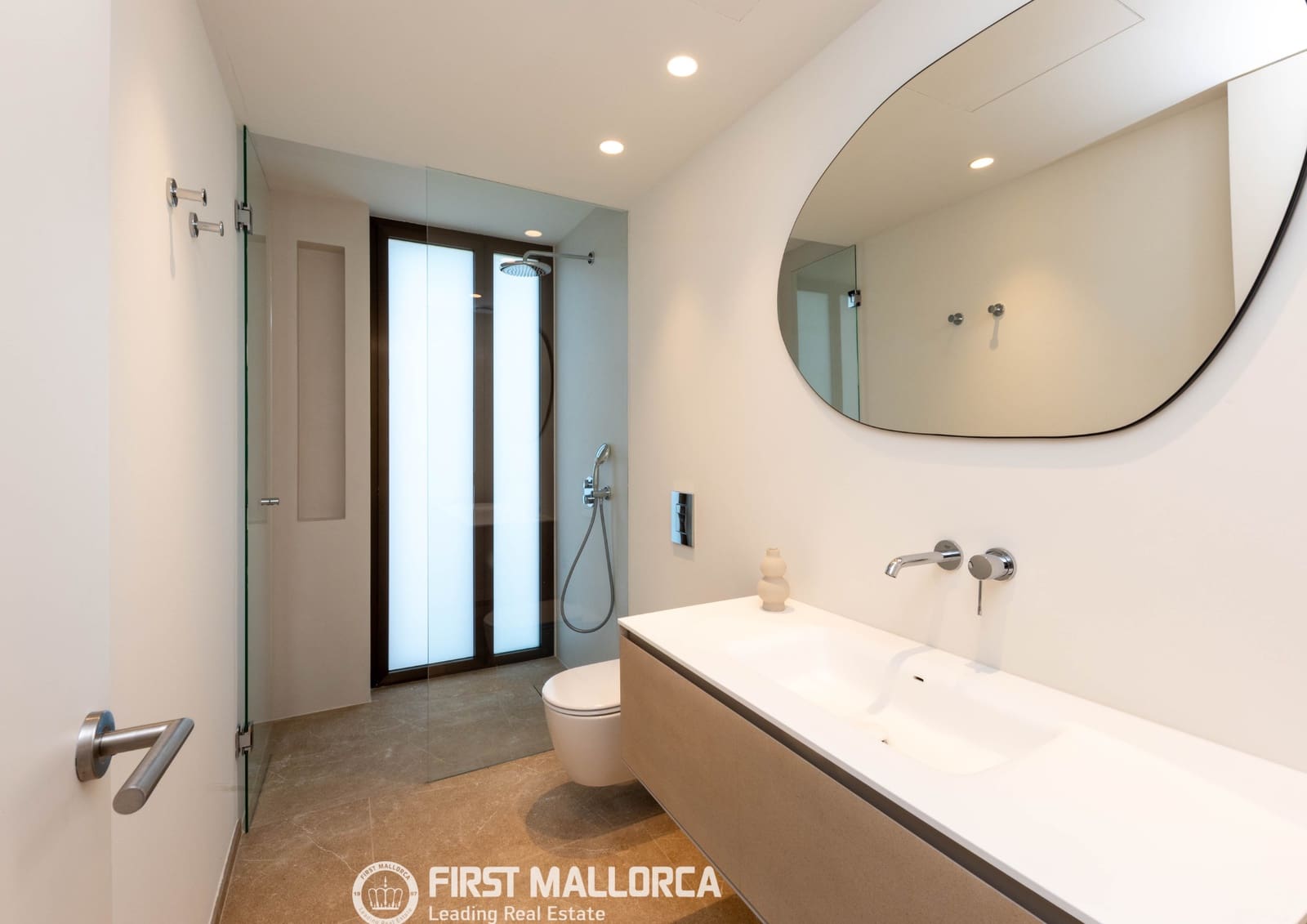 4 bedroom Villa for sale in Son Gual with pool garage - € 2,690,000 (Ref: 9002439)