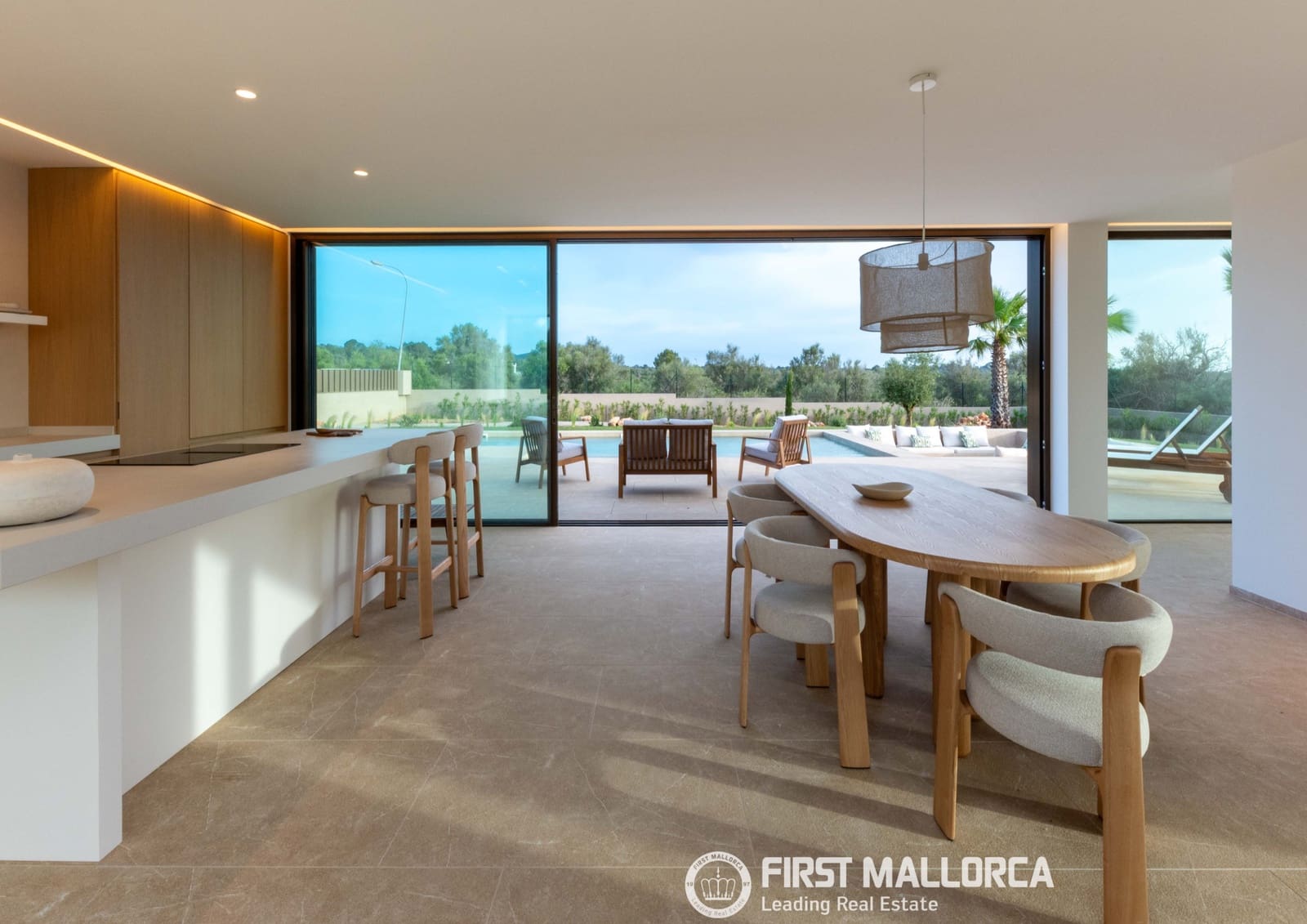4 bedroom Villa for sale in Son Gual with pool garage - € 2,690,000 (Ref: 9002439)