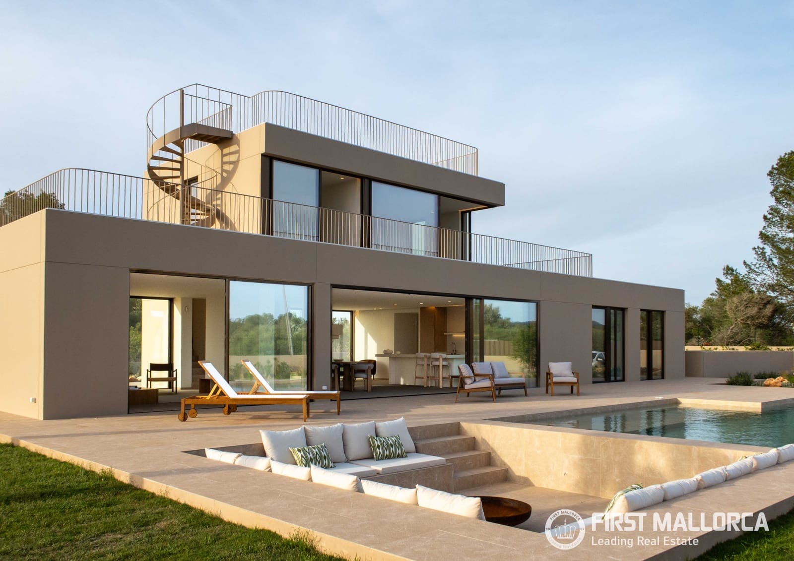 4 bedroom Villa for sale in Son Gual with pool garage - € 2,690,000 (Ref: 9002439)