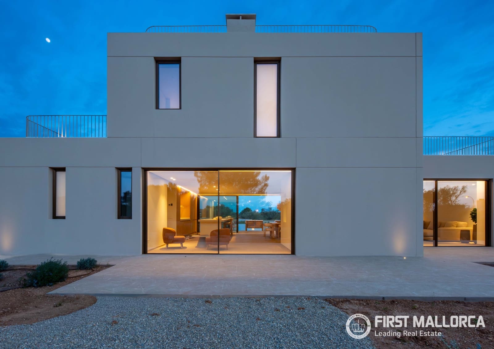 4 bedroom Villa for sale in Son Gual with pool garage - € 2,690,000 (Ref: 9002439)