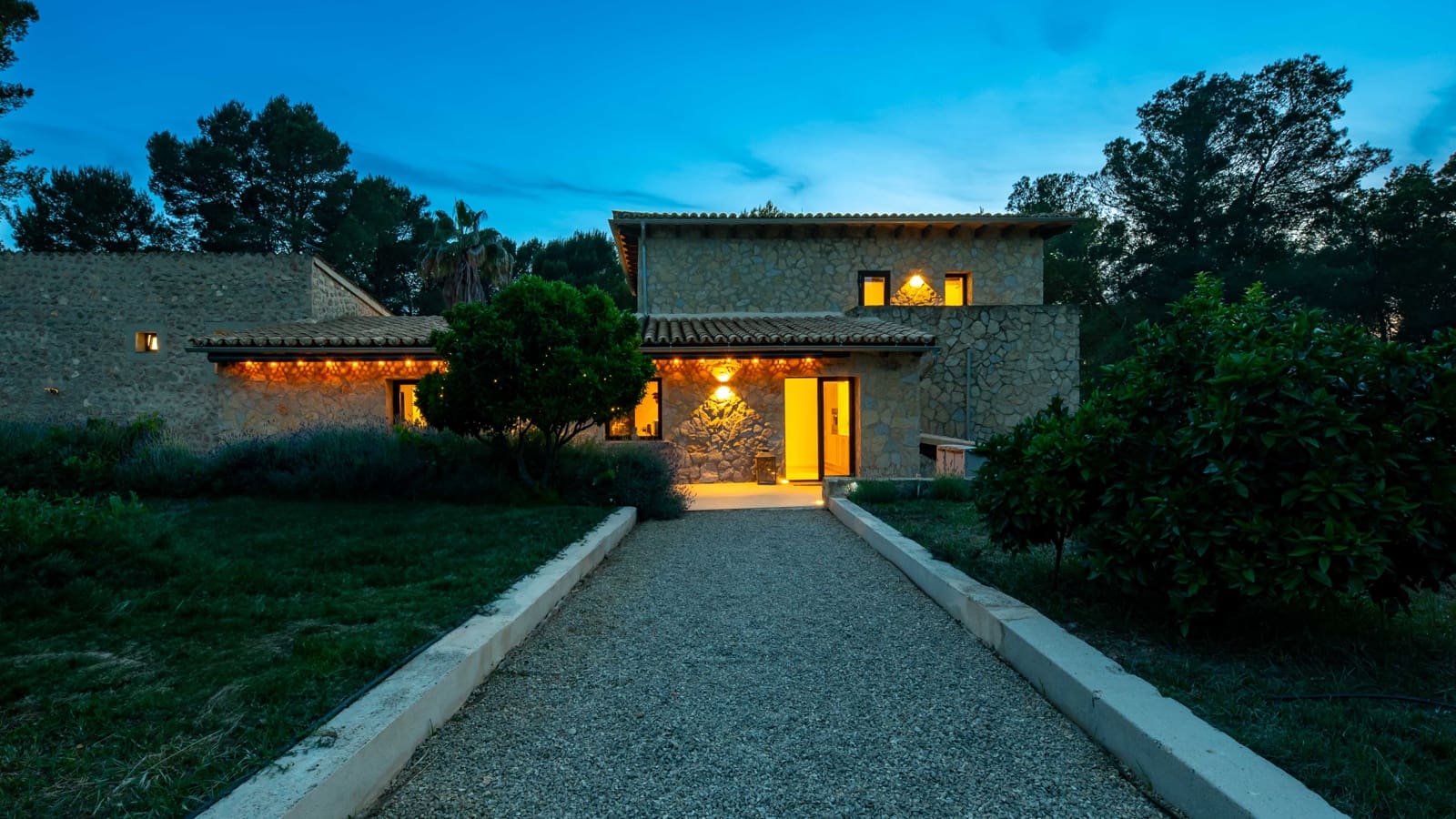 6 soveværelse Finca/Landehus til salg i Algaida med swimmingpool garage - € 2.950.000 (Ref: 9016550)