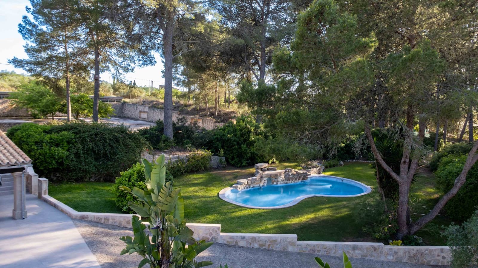 6 soveværelse Finca/Landehus til salg i Algaida med swimmingpool garage - € 2.950.000 (Ref: 9016550)