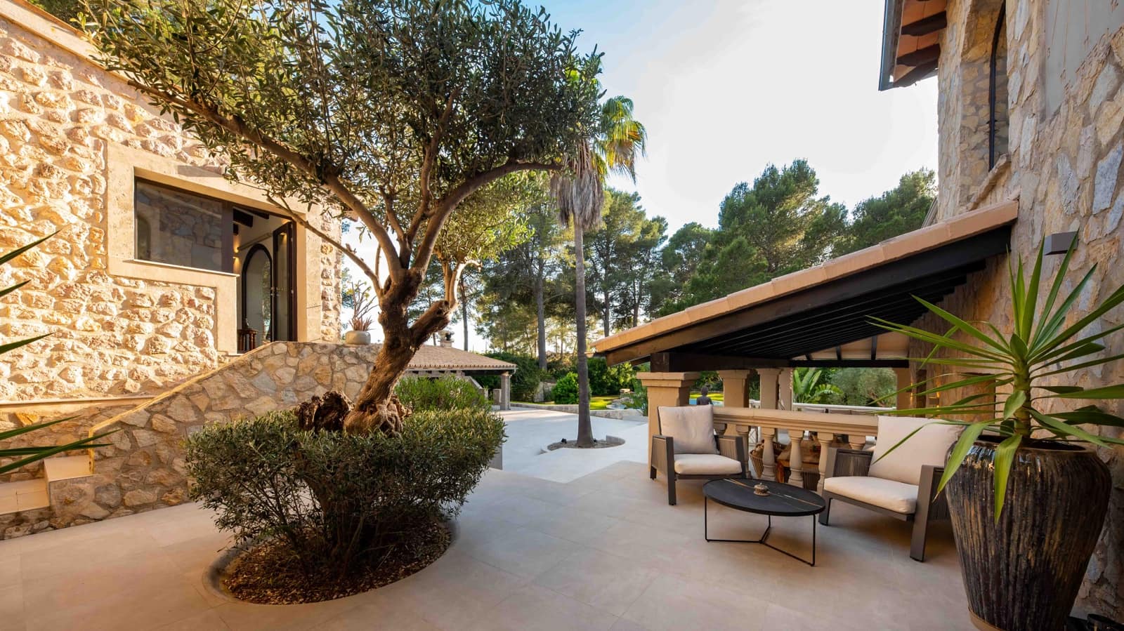 6 soveværelse Finca/Landehus til salg i Algaida med swimmingpool garage - € 2.950.000 (Ref: 9016550)