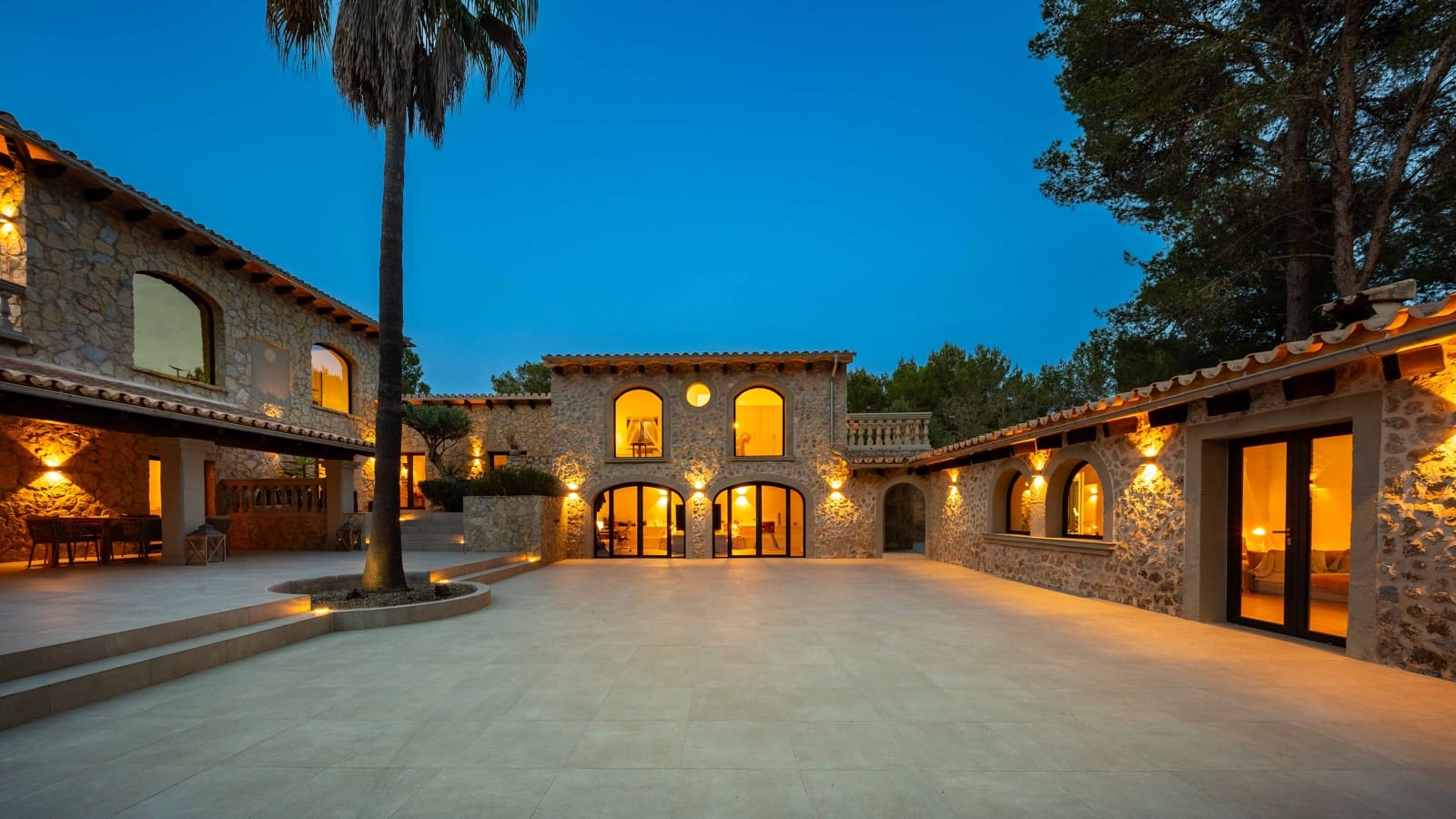 6 soveværelse Finca/Landehus til salg i Algaida med swimmingpool garage - € 2.950.000 (Ref: 9016550)