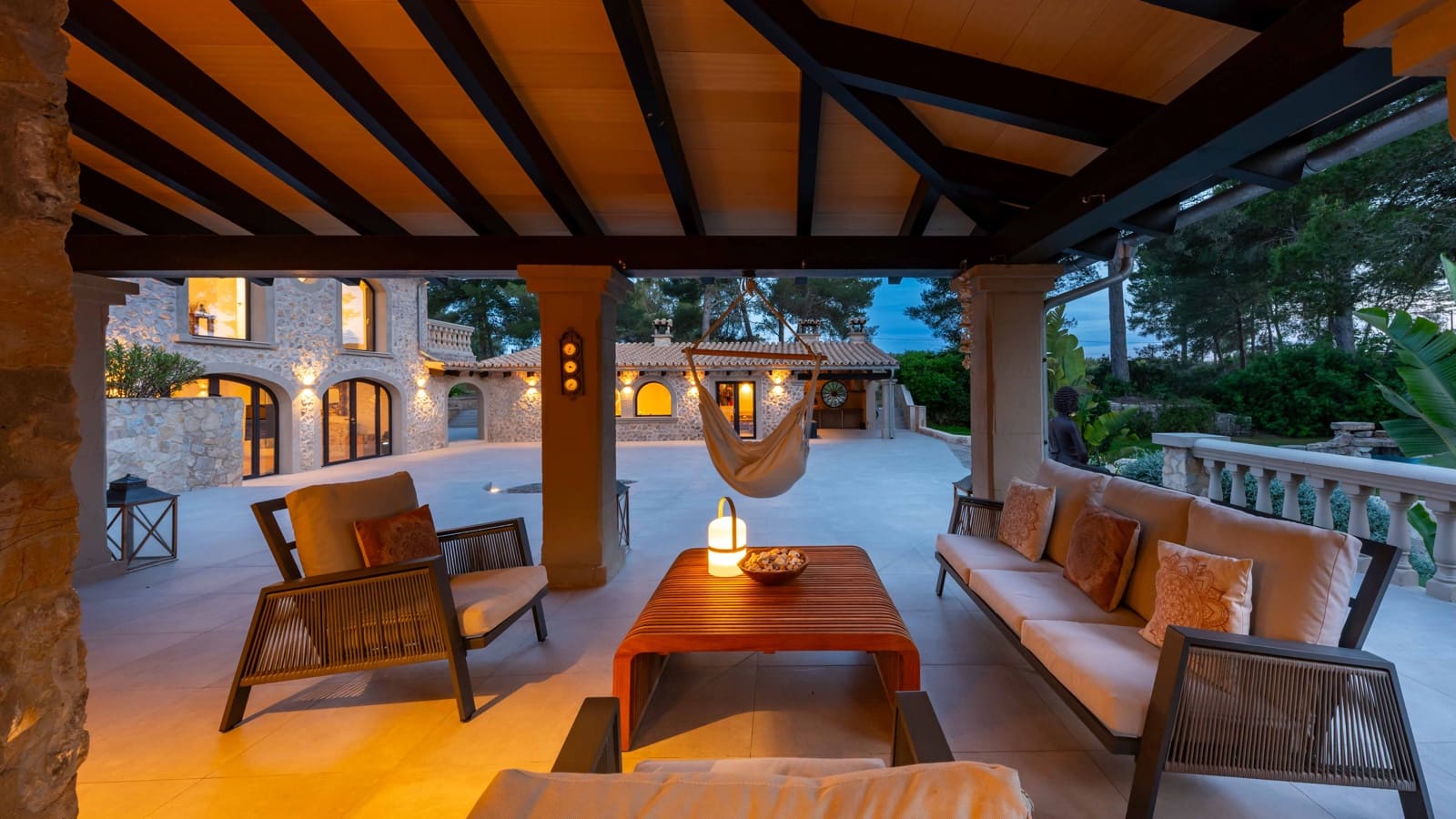 6 soveværelse Finca/Landehus til salg i Algaida med swimmingpool garage - € 2.950.000 (Ref: 9016550)