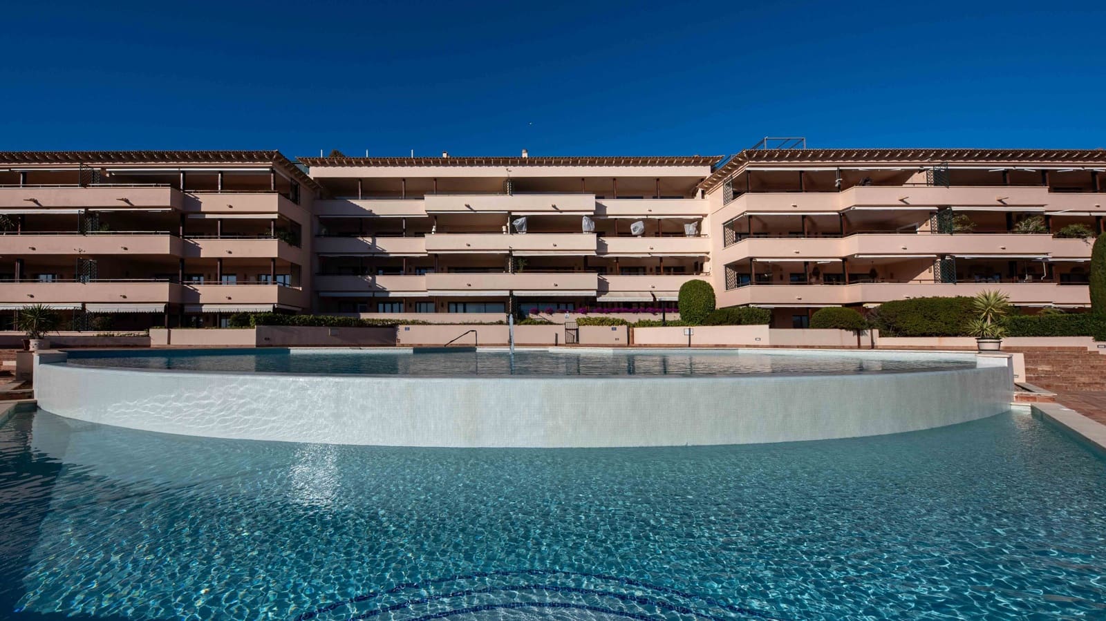 3 soveværelse Lejlighed til salg i Bendinat med garage - € 1.750.000 (Ref: 9022282)