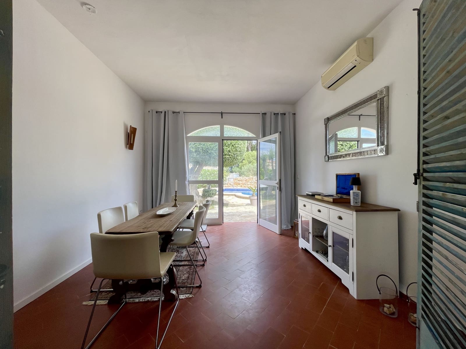 2 soveværelse Villa til leje i Cala Murada med swimmingpool garage - € 1.950 (Ref: 9026161)