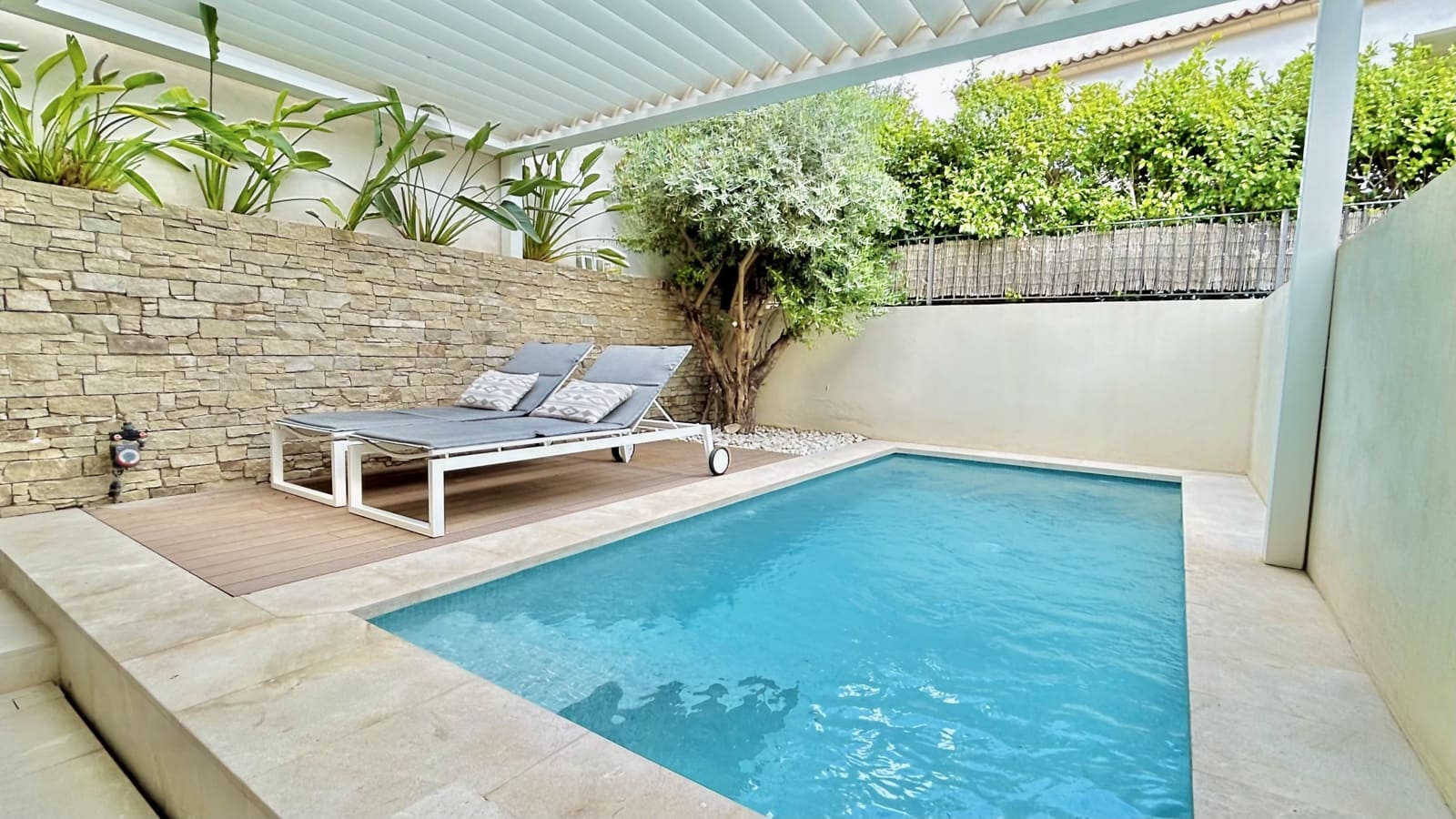 2 soveværelse Byhus til salg i Palma de Mallorca med swimmingpool garage - € 1.290.000 (Ref: 9026166)