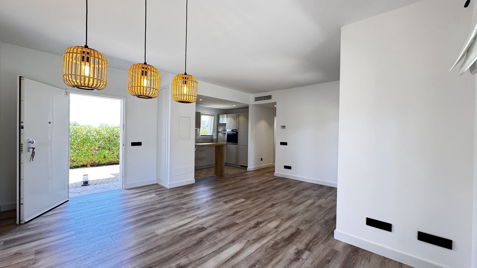 2 soveværelse Lejlighed til salg i Campos med garage - € 549.000 (Ref: 9028320)