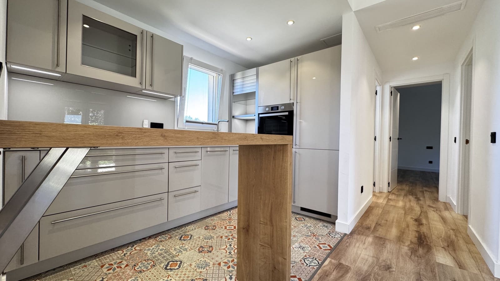 2 soveværelse Lejlighed til salg i Campos med garage - € 549.000 (Ref: 9028320)