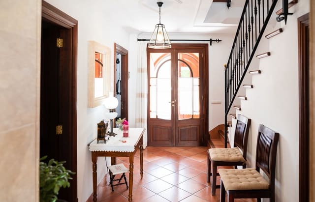 4 bedroom Townhouse for sale in Porreres with pool garage - € 850,000 (Ref: 9033520)