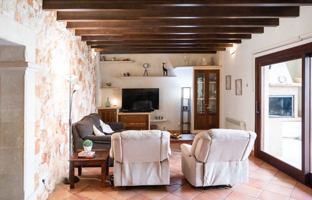 4 bedroom Townhouse for sale in Porreres with pool garage - € 850,000 (Ref: 9033520)