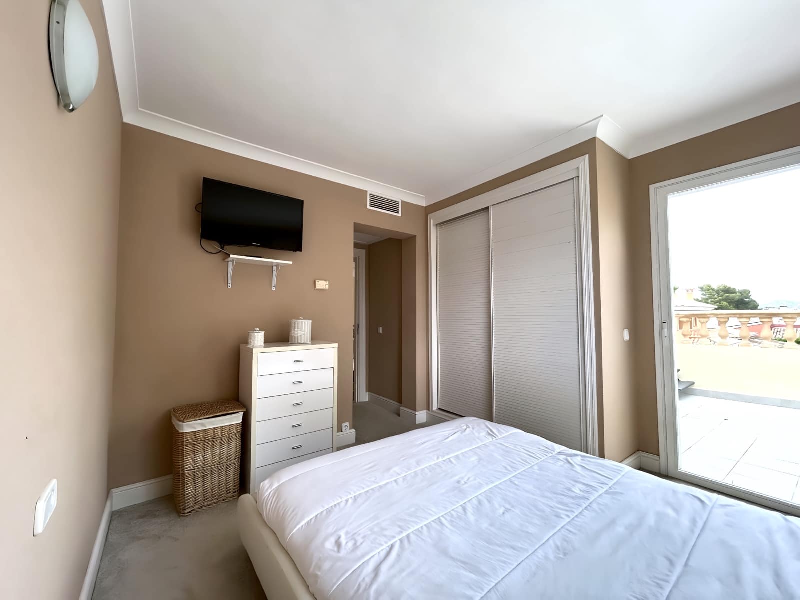 5 sypialnia Willa na sprzedaż w El Toro / Port Adriano z basenem garażem - 1 795 000 € (Ref: 9033525)