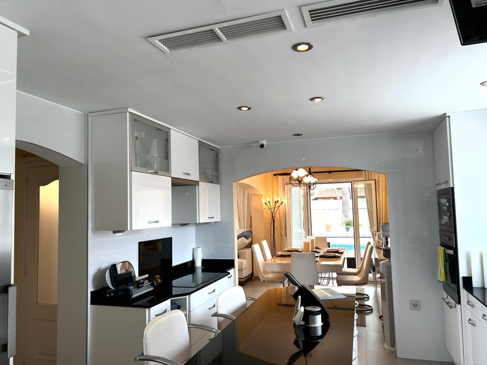 5 sypialnia Willa na sprzedaż w El Toro / Port Adriano z basenem garażem - 1 795 000 € (Ref: 9033525)