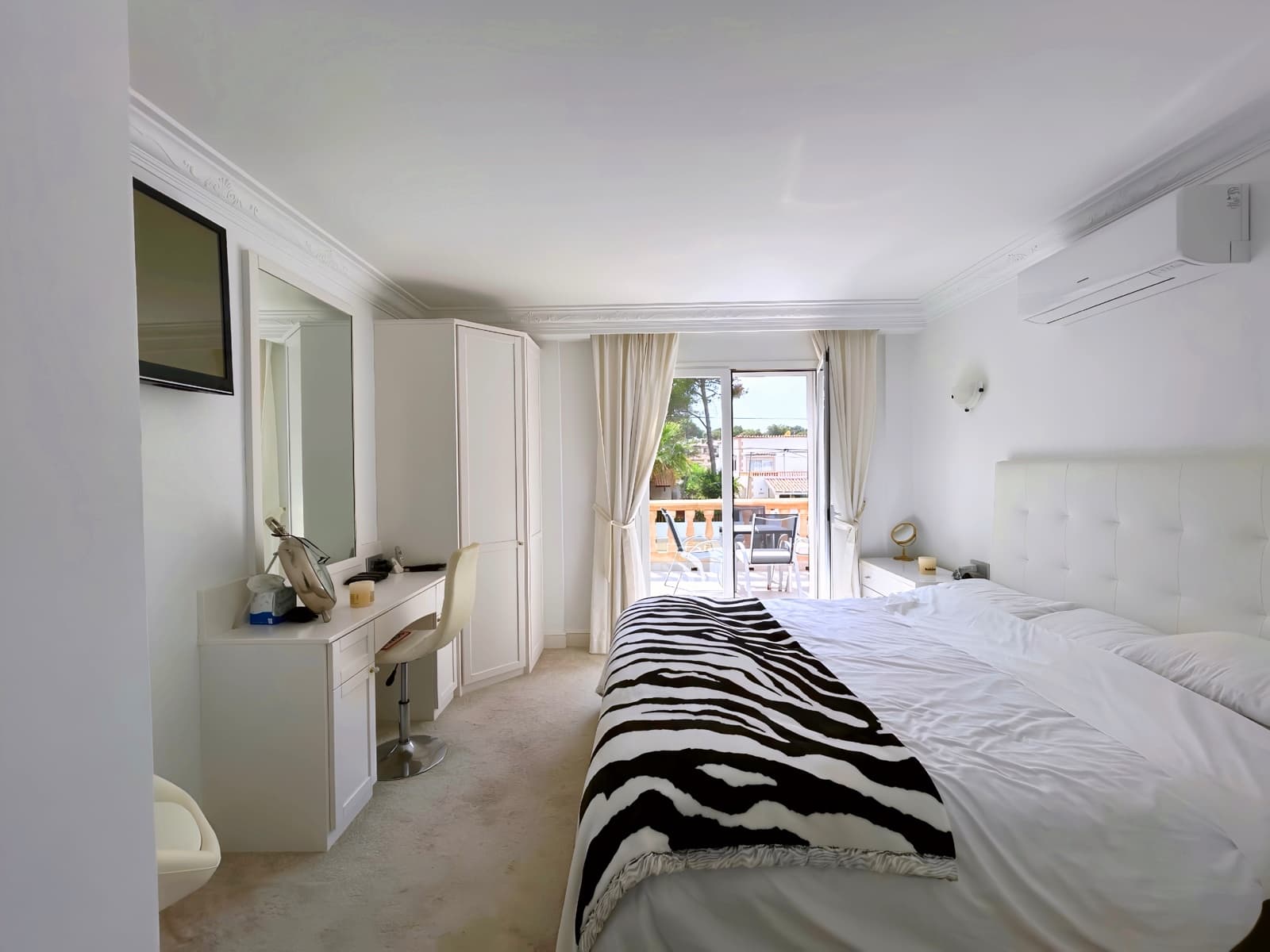 5 sypialnia Willa na sprzedaż w El Toro / Port Adriano z basenem garażem - 1 795 000 € (Ref: 9033525)