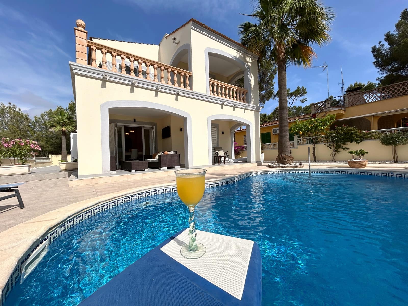 5 sypialnia Willa na sprzedaż w El Toro / Port Adriano z basenem garażem - 1 795 000 € (Ref: 9033525)