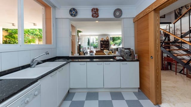 3 sypialnia Dom szeregowy na sprzedaż w Portals Nous, Calvià z basenem garażem - 1 525 000 € (Ref: 9036004)