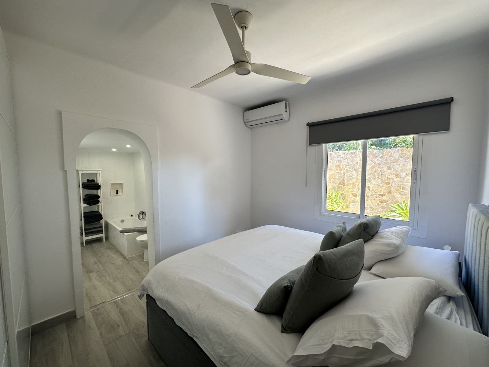 3 slaapkamer Villa te huur in El Toro / Port Adriano met zwembad garage - € 4.000 (Ref: 9057064)