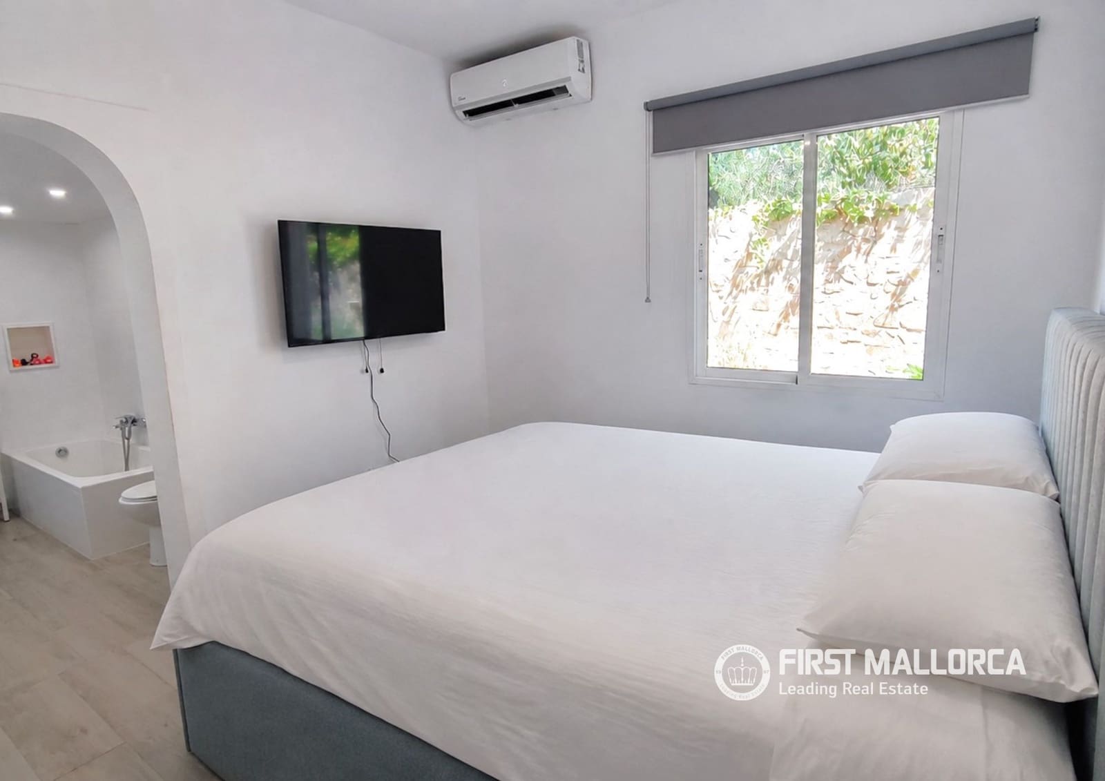 3 bedroom Villa for rent in El Toro / Port Adriano with pool garage - € 3,300 (Ref: 9057064)