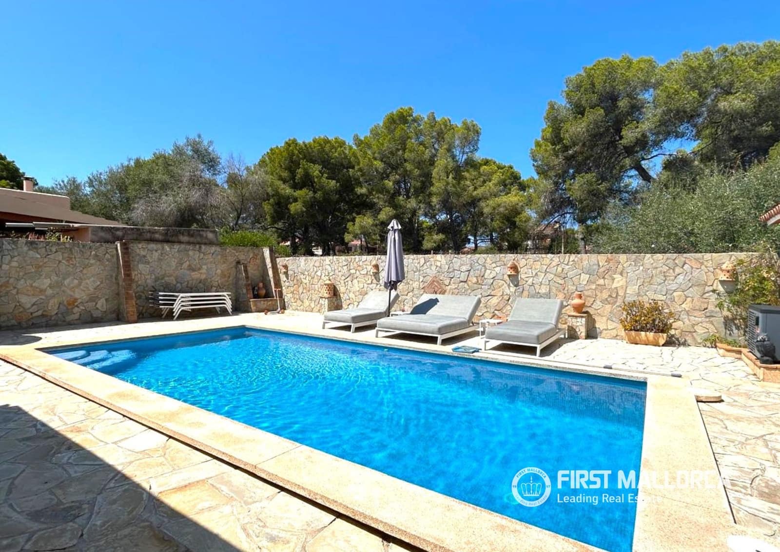 3 bedroom Villa for rent in El Toro / Port Adriano with pool garage - € 3,300 (Ref: 9057064)