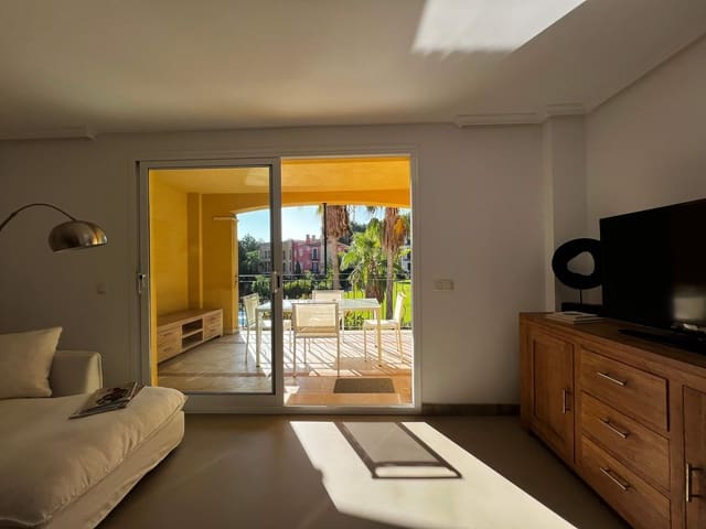 2 bedroom Apartment for sale in Santa Ponsa, Calvià with garage - € 695,000 (Ref: 9058578)
