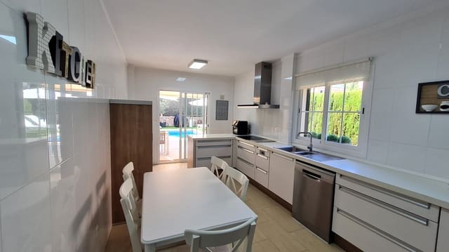4 soverom Kjedet enebolig til leie i Puig de Ros, Llucmajor med svømmebasseng garasje - € 6 500 (Ref: 9061894)