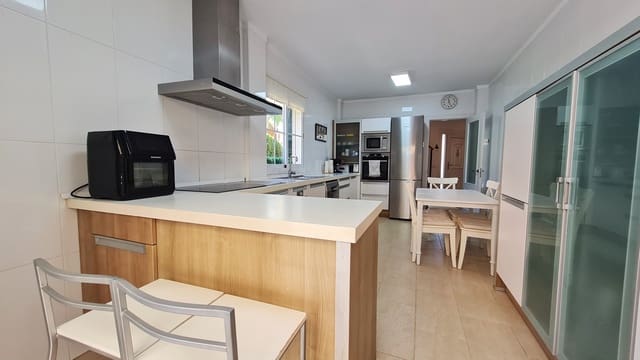 4 soverom Kjedet enebolig til leie i Puig de Ros, Llucmajor med svømmebasseng garasje - € 6 500 (Ref: 9061894)