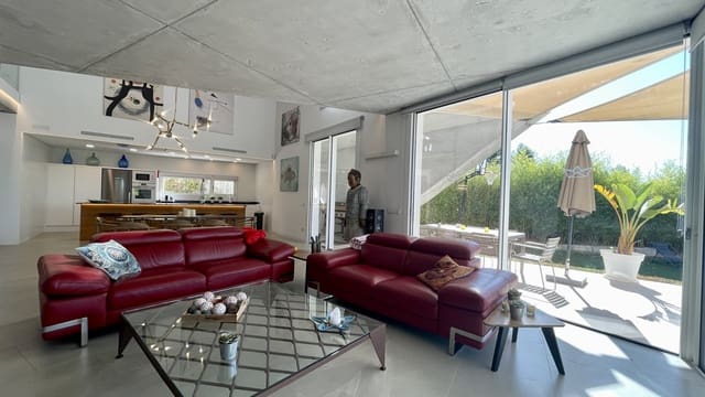 4 soveværelse Villa til salg i Sa Pobla med swimmingpool garage - € 2.400.000 (Ref: 9064682)